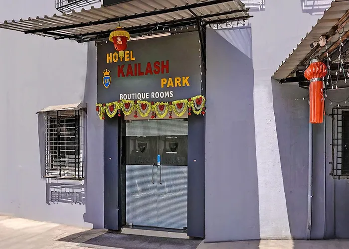 Oyo 845 Hotel Kailash Park Mumbai